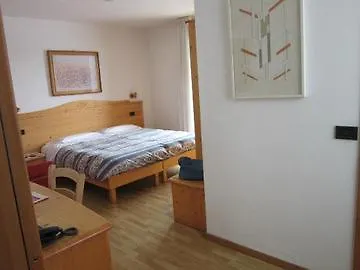 La 3*